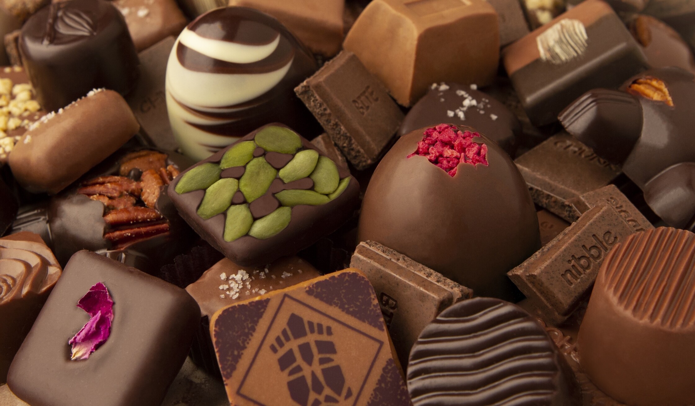 Pile Of Chocolate Extended Background alt 2